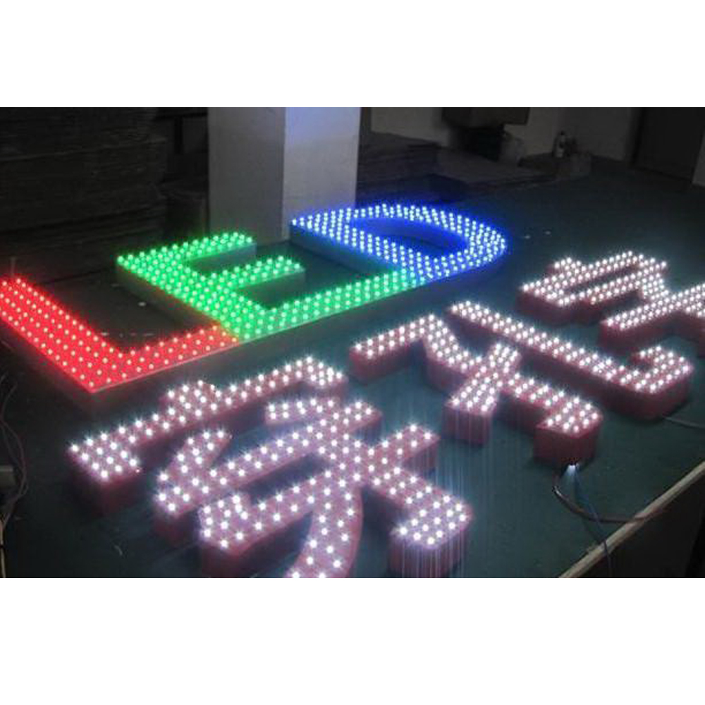  LED字